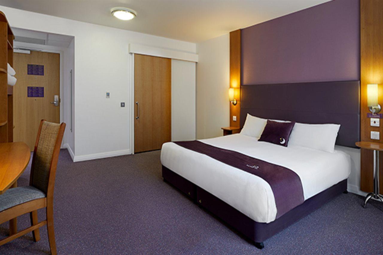 Premier Inn Liverpool John Lennon Airport Speke Buitenkant foto