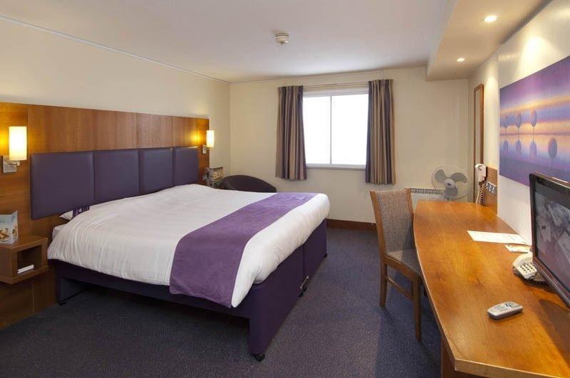 Premier Inn Liverpool John Lennon Airport Speke Buitenkant foto